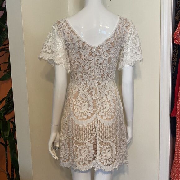 Lulus Pearson White Lace Short Sleeve Dress Size Small - Picture 9 of 16